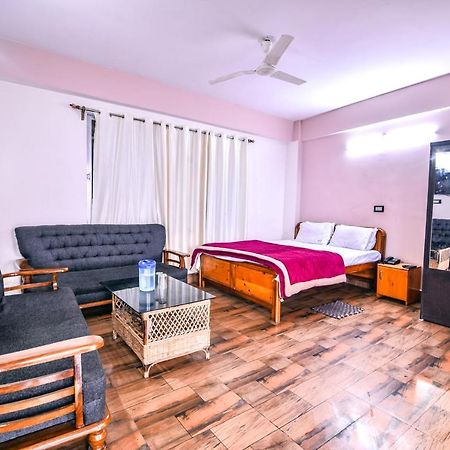 Hotel Aashiyana Калімпонґ Екстер'єр фото
